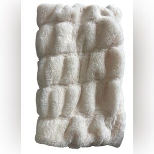 (2) Harlow Home Soft King Pillow Covers Ivory Textured Cover Only 20 x 36 “